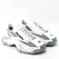 Steve Madden Zoomz White and Silver