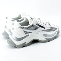Steve Madden Zoomz White and Silver