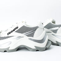 Steve Madden Zoomz White and Silver