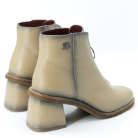 Jose Saenz 5461 Taupe