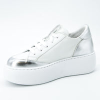 Andia Fora Izar White and Silver