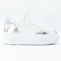 Andia Fora Izar White and Silver