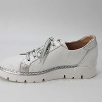 Jose Saenz 2001 White / Silver