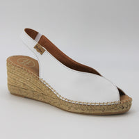 Toni Pons Laila White