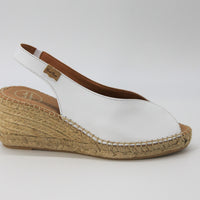 Toni Pons Laila White