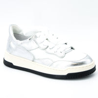 Andia Fora Meet White and Silver