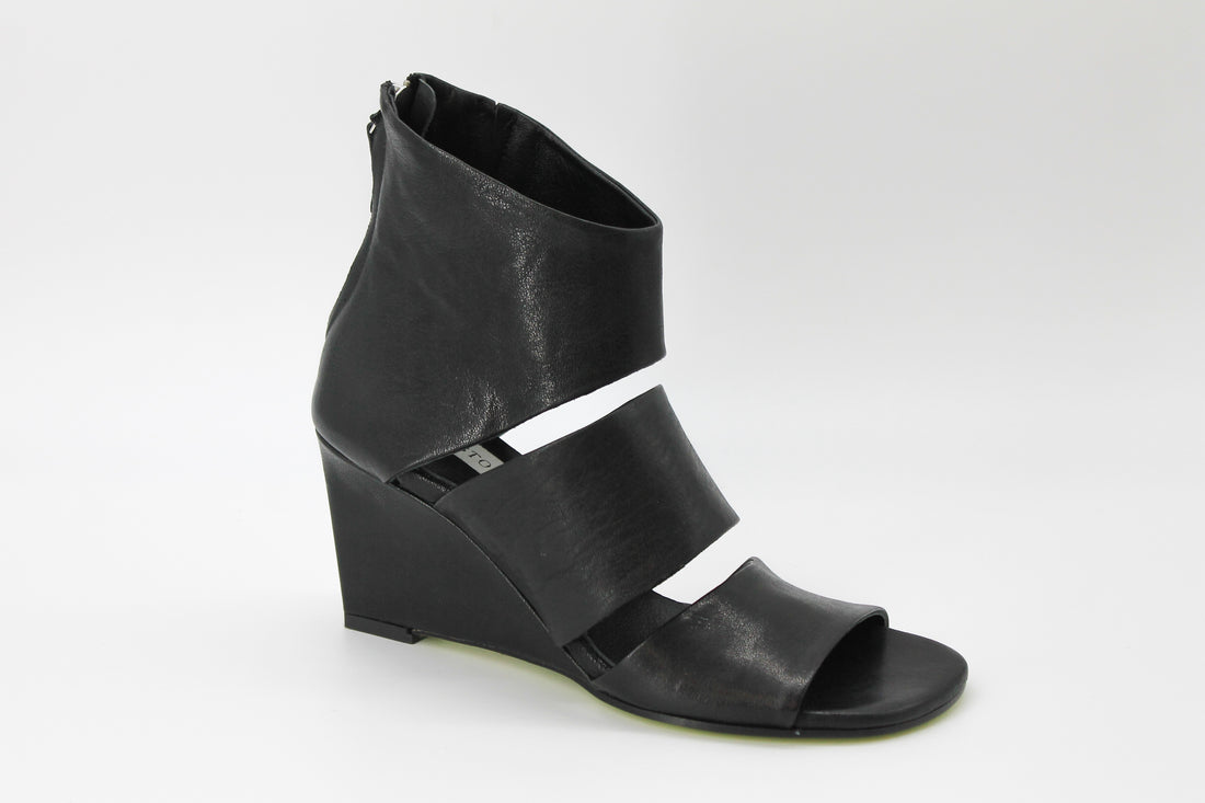 Ernesto Dolani Nix 02 Black