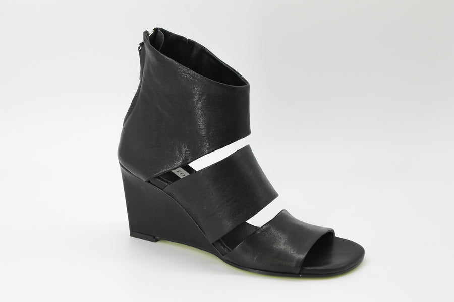 Ernesto Dolani Nix 02 Black