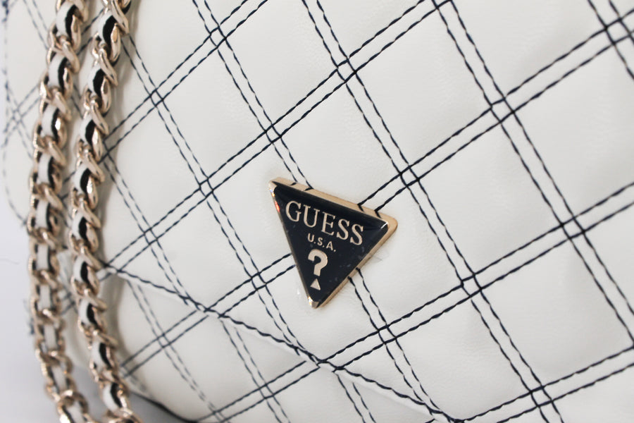 Guess QG964920 White