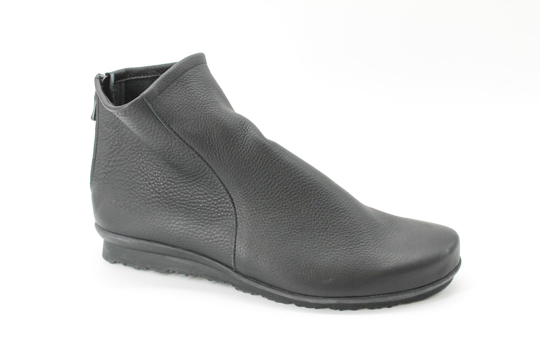 Arche Baryky Black