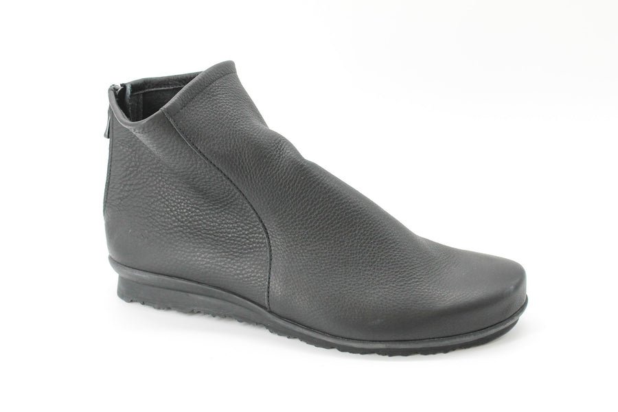 Arche Baryky Black