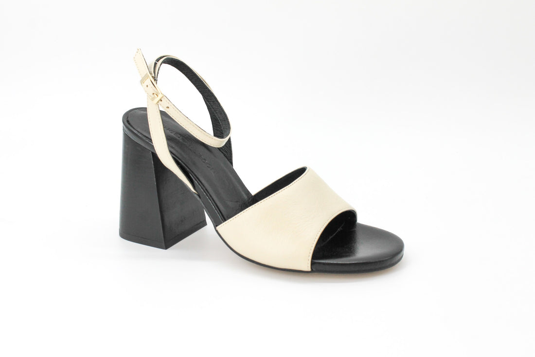 Angel Alarcon 26080 Isaura Off White