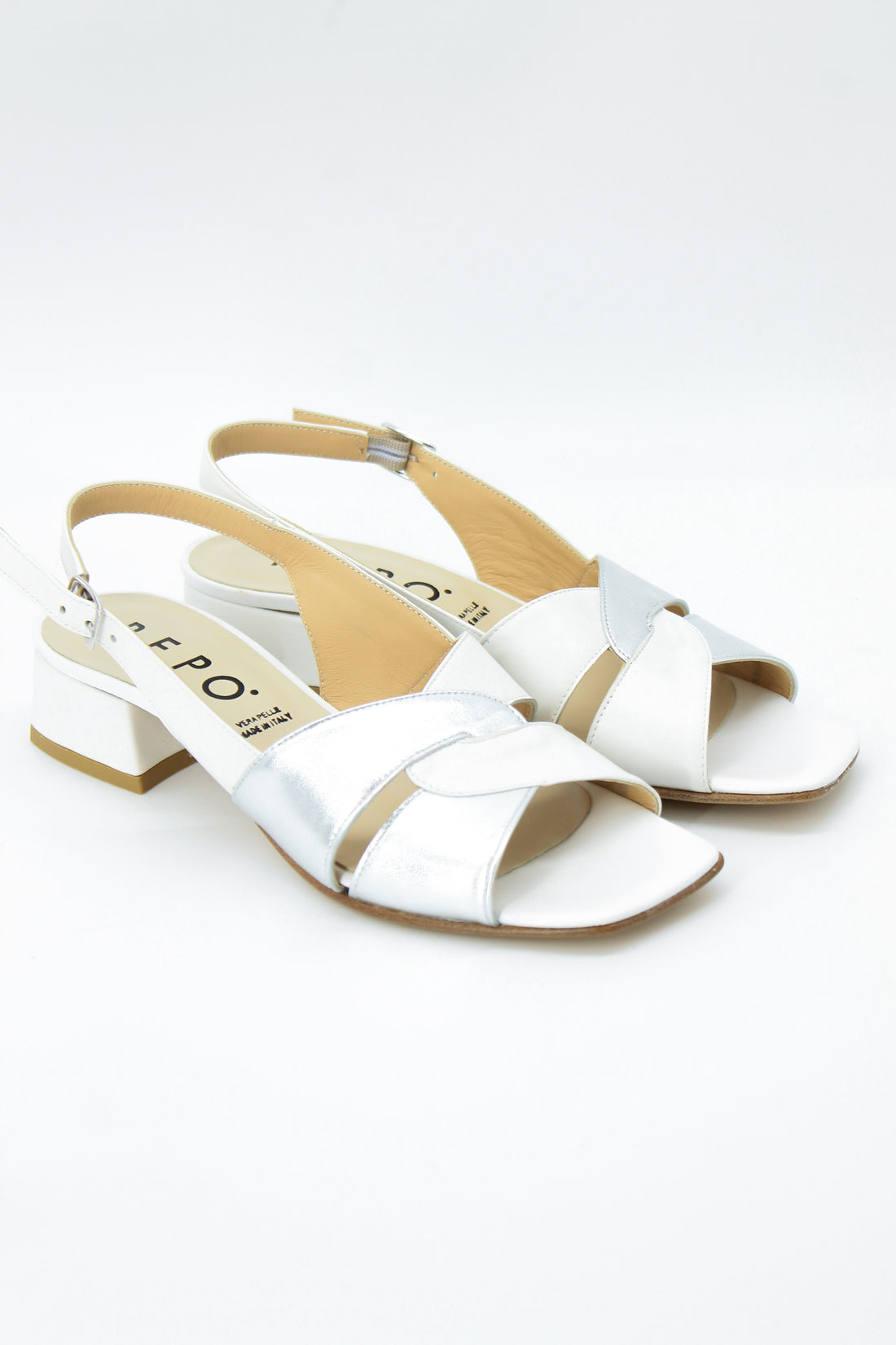 Repo 37634 White and Silver