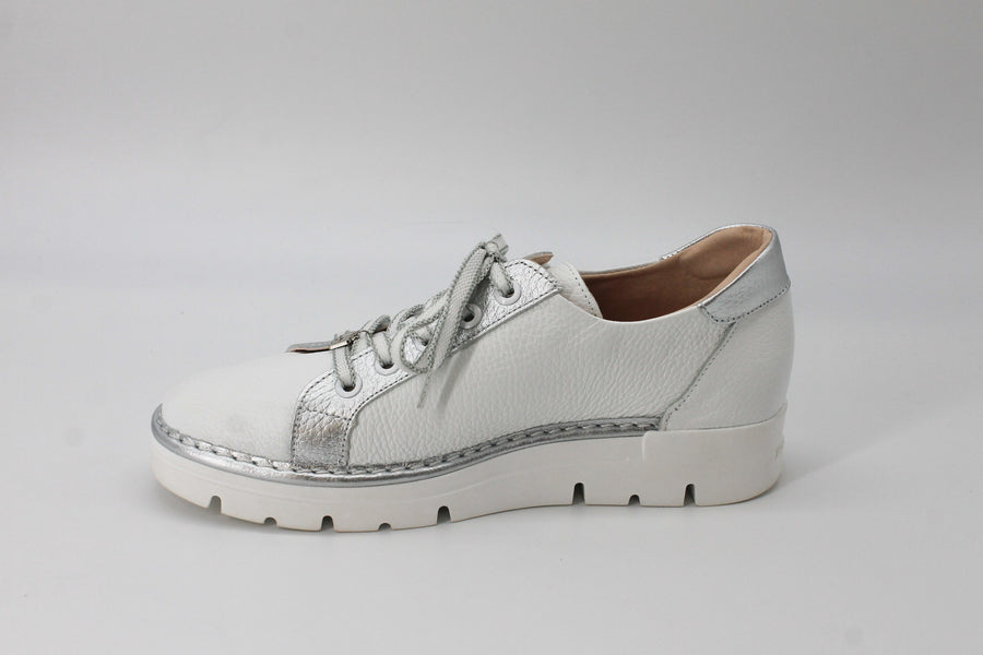 Jose Saenz 2001 White / Silver