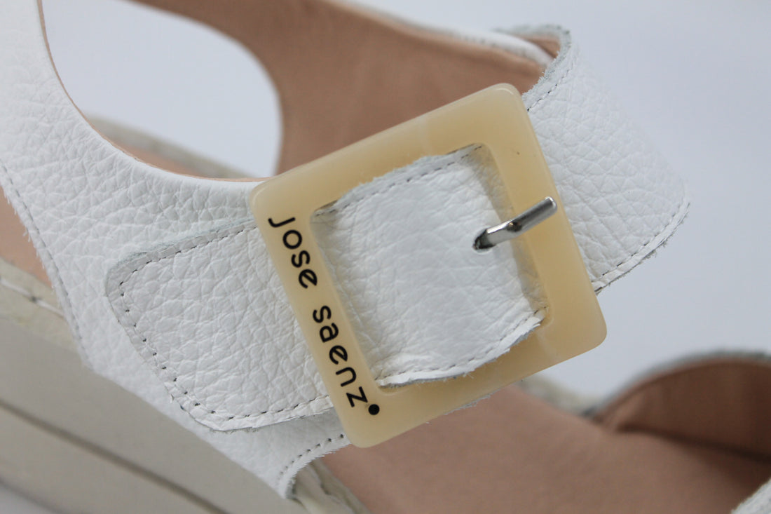 Jose Saenz 4231 White