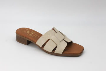 Oh My Sandals 5600 Cream